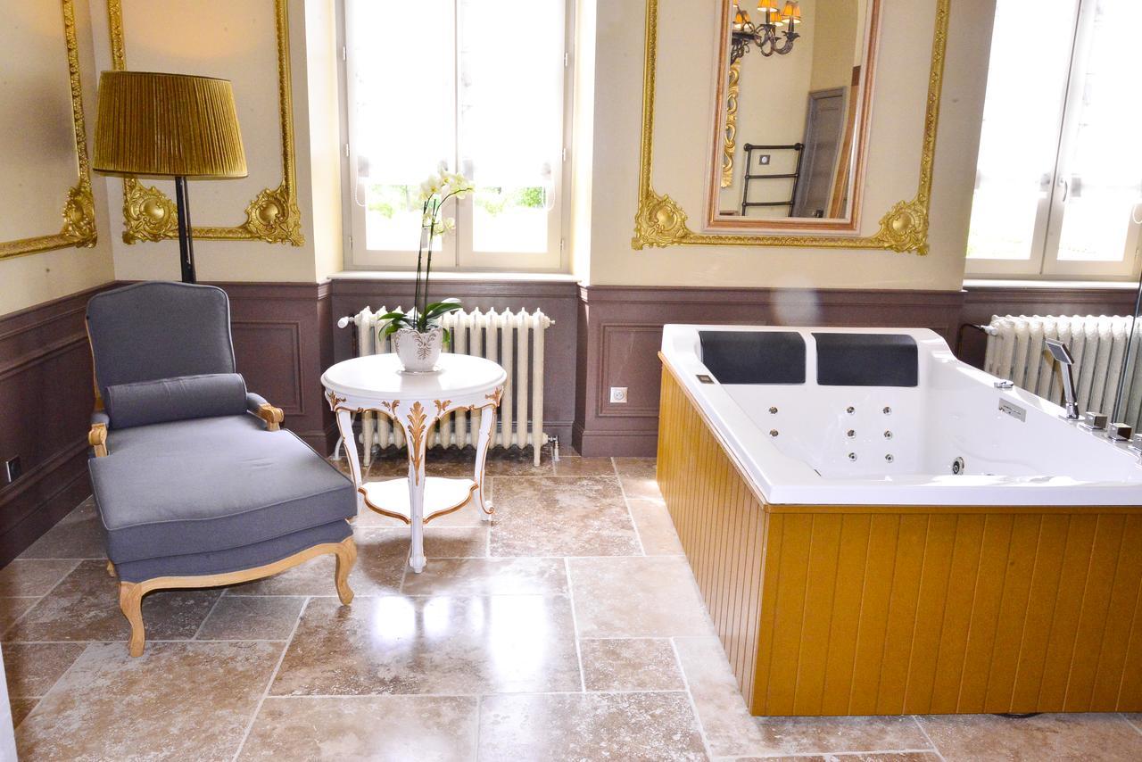 Chateau D'Origny, Chambres D'Hotes Et Restaurant Gastronomique Ouches エクステリア 写真